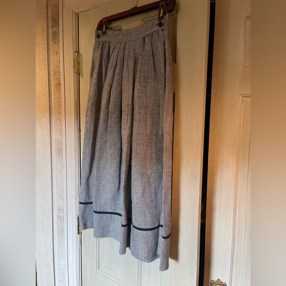 VINTAGE CULLINANE BLACK AND WHITE HOUNDSTOOTH lLINEN SKIRT WITH TIBBON TRIM - Picture 2 of 8